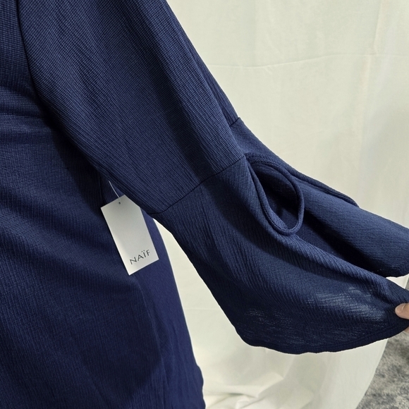 Naif NWT Navy Blue Textured Crochet V-Neck Bell Sleeve Midi Dress Lined Boho - Picture 5 of 9